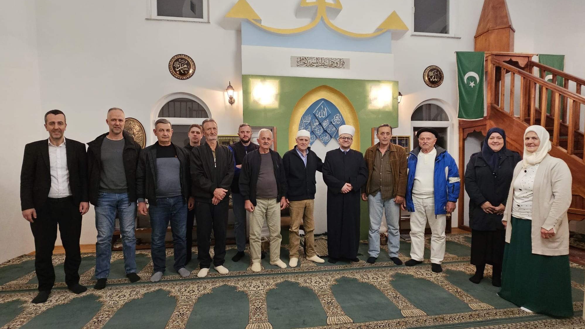 Muftija Dedović predvodio teravih-namaz u džematu Jasenica