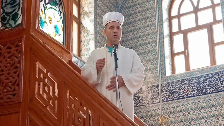 Hutba generirana umjetnom inteligencijom pokrenula raspravu o korištenju telefona u džamijama u Turskoj