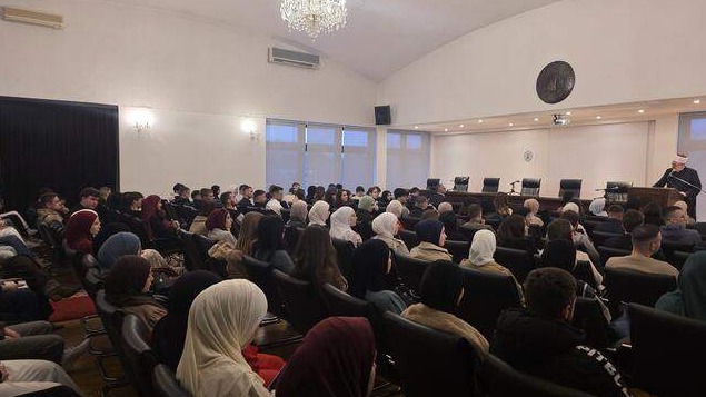 Omladinski iftar u Zagrebačkoj džamiji okupio više od 300 mladih iz regije