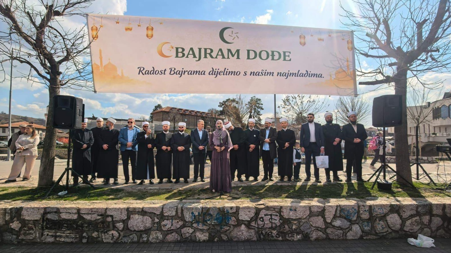 Novi Pazar: Mektepska manifestacija "Bajram dođe" – radost podijeljena s najmlađima