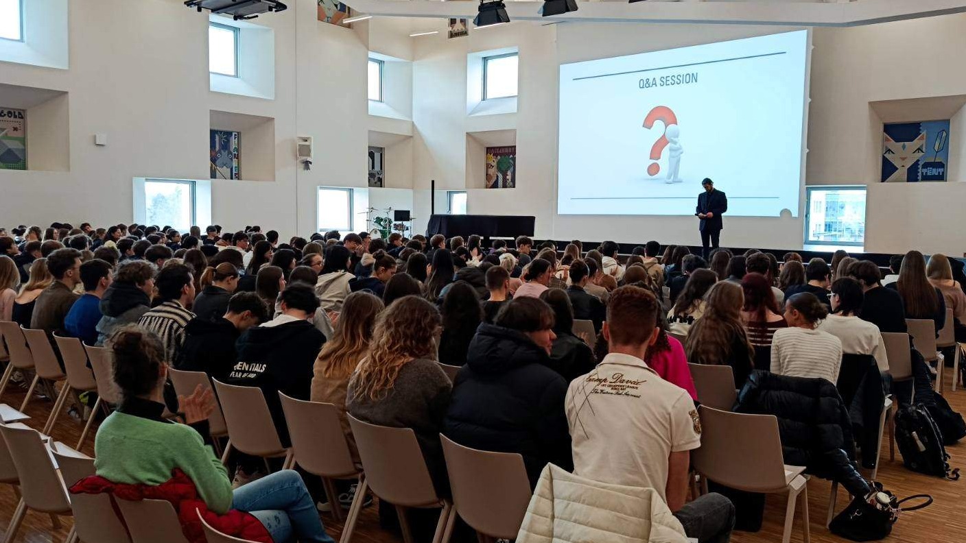 Luksemburg: Predavanje o genocidu u Srebrenici u Lycée Michel Rodange