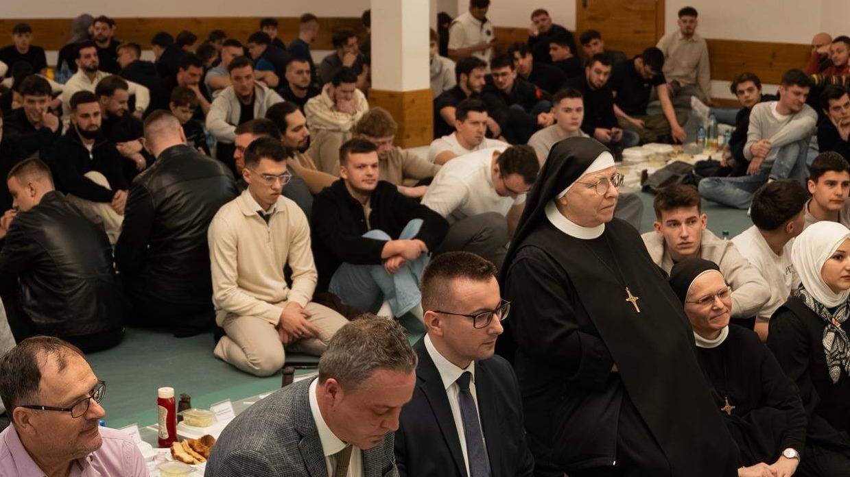 Beč: U Islamskom centru "Ebu Hanife" upriličen iftar Mreže mladih