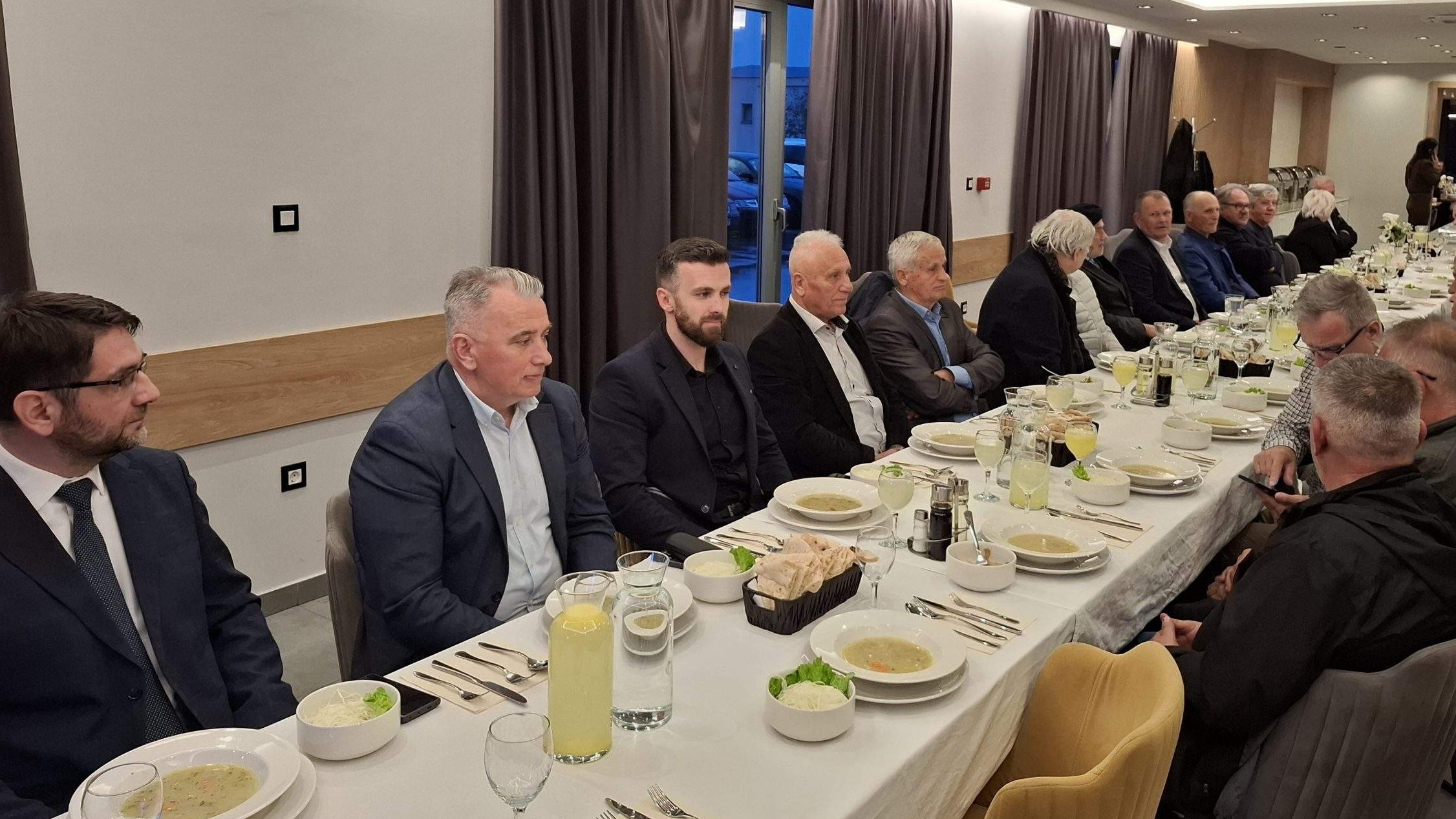 Mostar: Merhamet priredio iftar za ratne komandante Armije i MUP-a RBiH