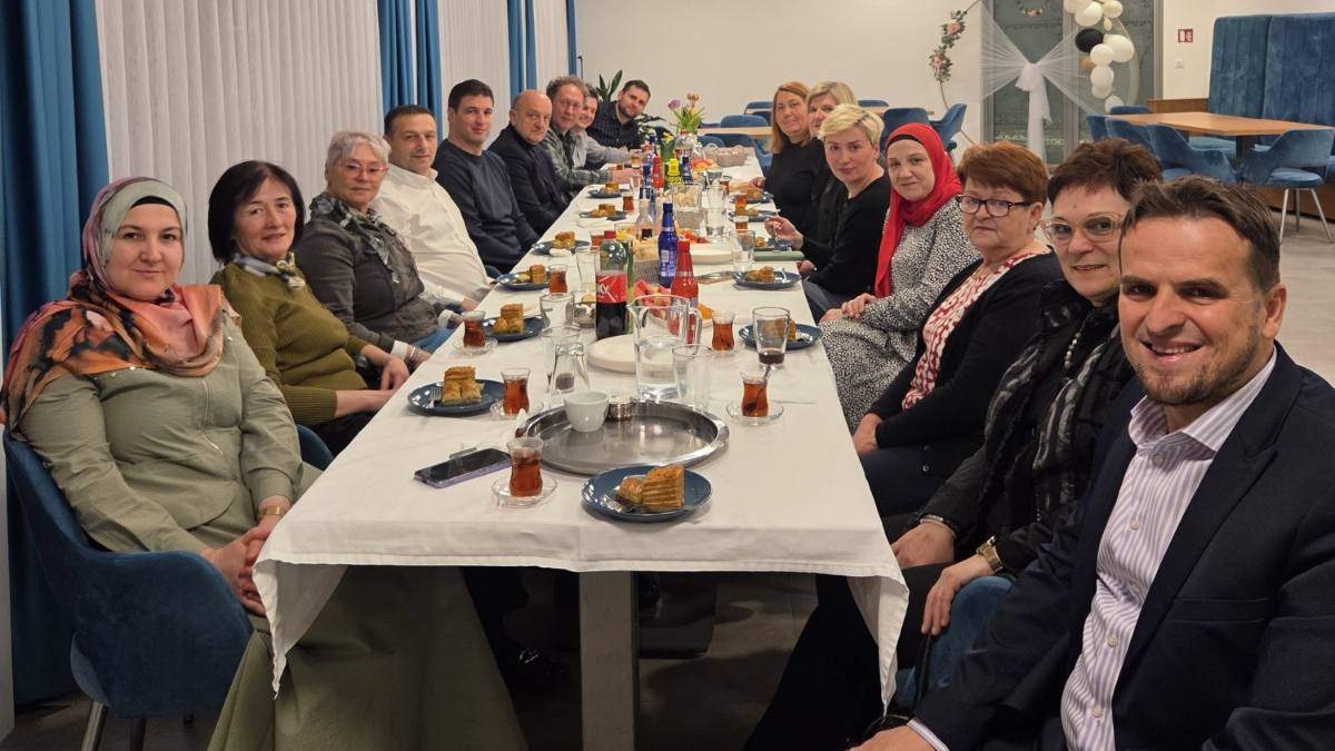 MIZ Sisak: Iftar sa direktorima osnovnih i srednjih škola grada Siska i Sisačko-moslavačke regije