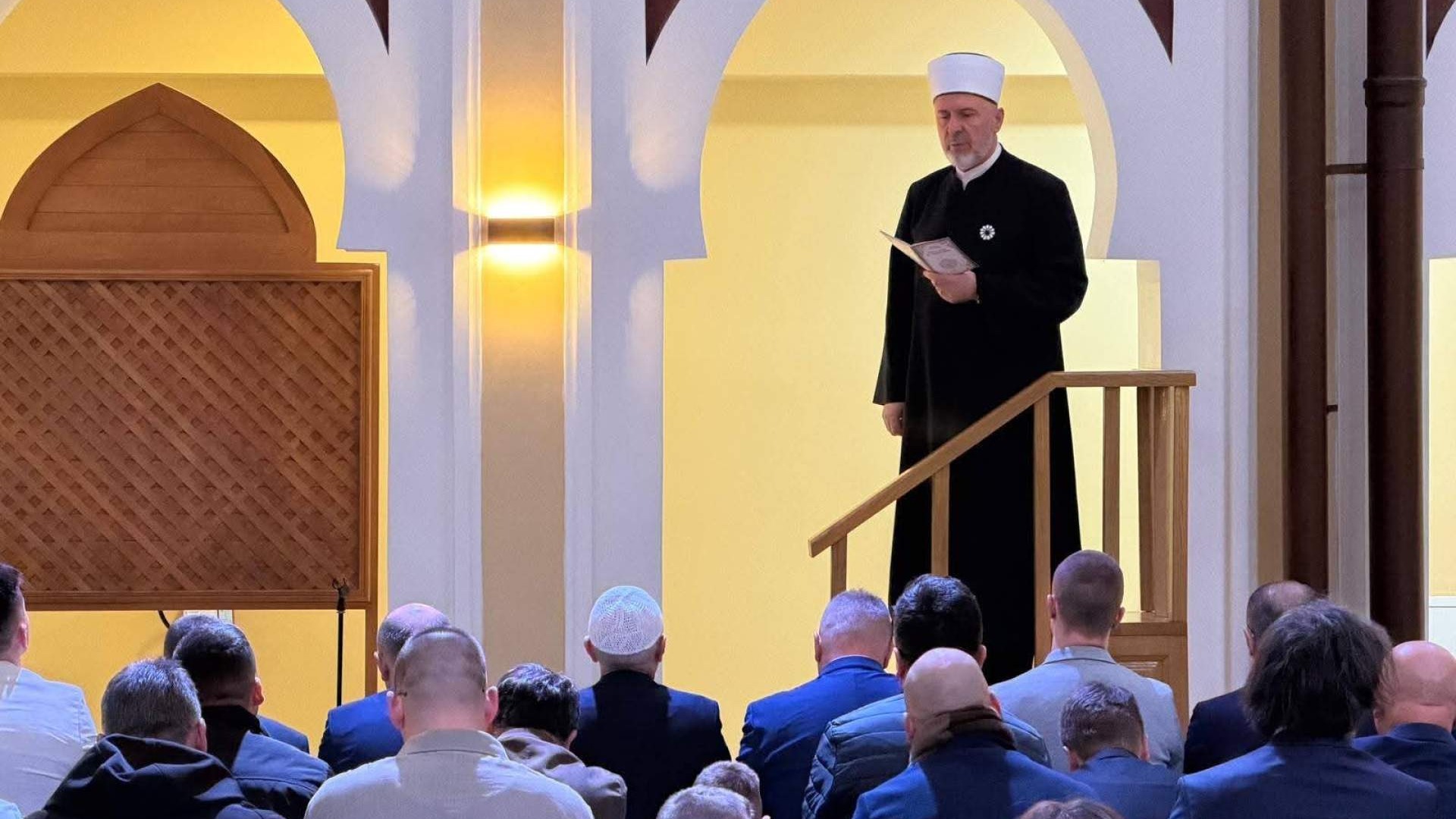 Centralni bajram-namaz za Muftijstvo travničko klanjan u Elči Ibrahim-pašinoj medresi