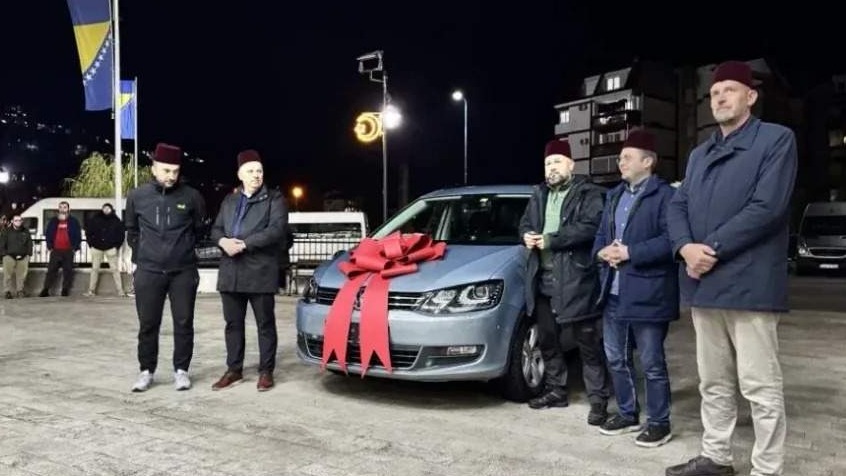 Lijep primjer iz Konjica: Džematlije iznenadile efendiju novim automobilom