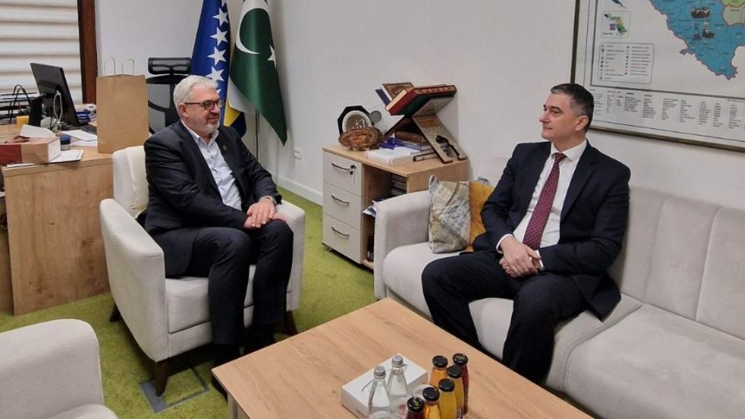 Ured za društvenu brigu posjetio direktor Specijalne biblioteke ,,Behram-beg" 