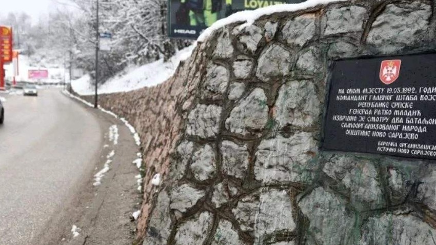 Žrtve od nadležnih traže da uklone spomen-ploču zločincu Mladiću na Vracama