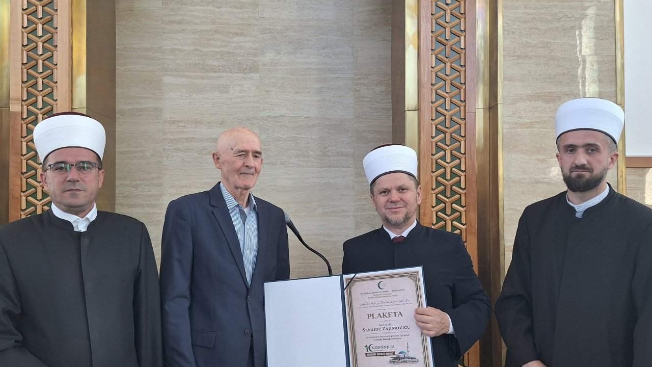 Konjic: Obilježena 10. godišnjica izgradnje Gradske džamije, uručena plaketa hfz. Senaidu Zajimoviću