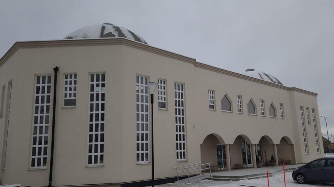 Na pozivu za rušenje džamija u Švedskoj slika bošnjačkog džemata