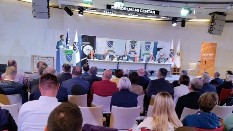 Na Kovačima promovisna knjiga o 305/705. slavnoj brdskoj brigadi Armije RBiH