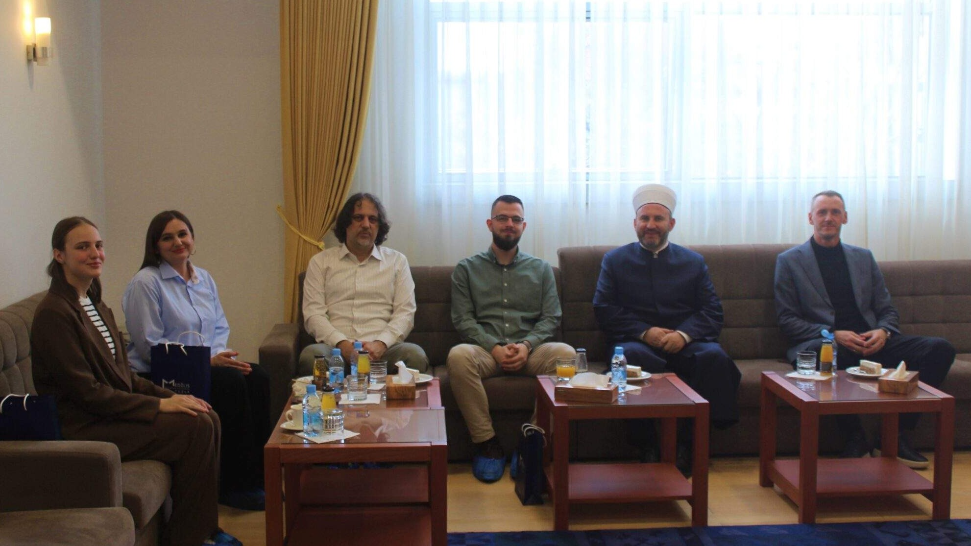 Mekteb kao temelj uspjeha: Medžlis Tuzla upriličio prijem za superfinalisticu Ramazanskog kviza na Radiju BIR