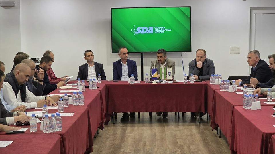 SDA Mostar: Revidirati učešće predstavnika SDA u svim tijelima Grada Mostara