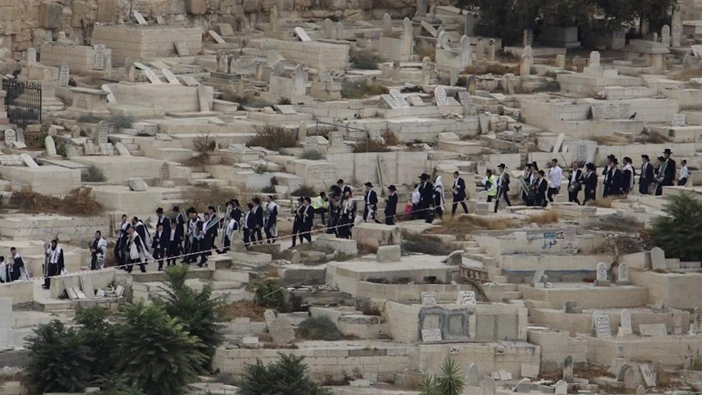 Oko 150 izraelskih okupatora upalo u džamiju Al-Aksa u Jerusalemu