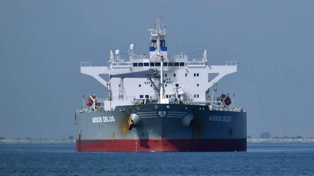 Cijene nafte skočile više od pet posto zbog blokade Hormuškog moreuza