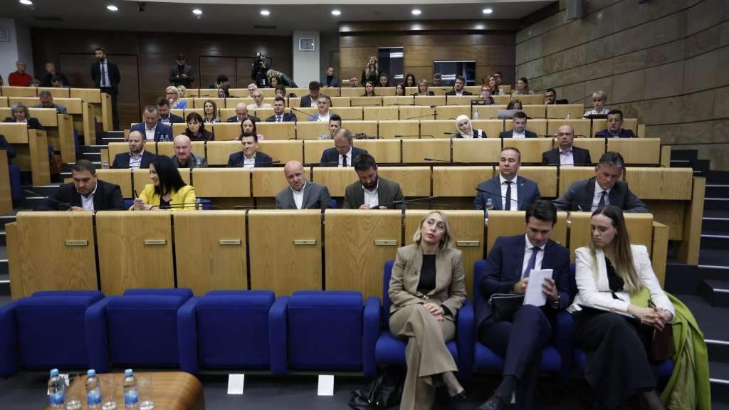 Dom naroda prihvatio Nacrt zakona o hraniteljstvu, odredio javnu raspravu od 30 dana