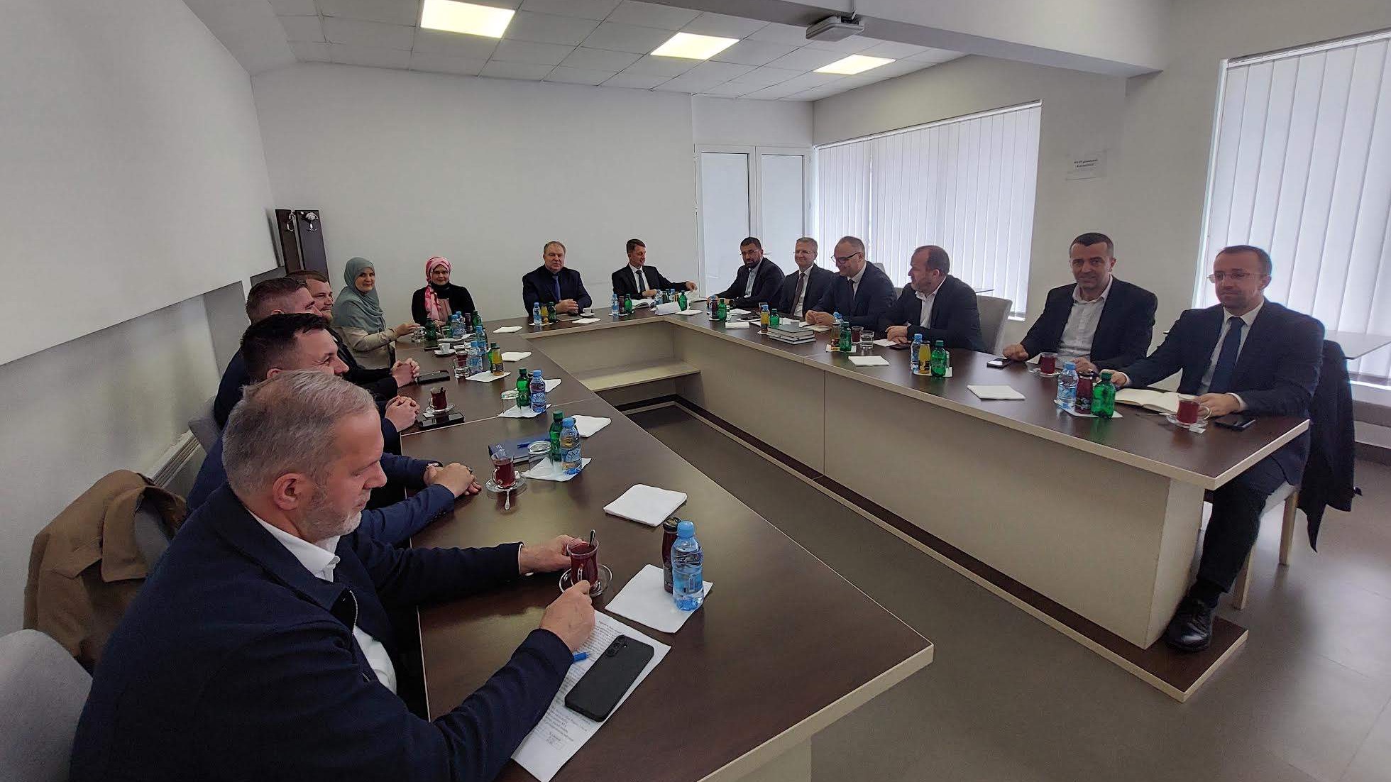 Održan radni sastanak s rukovodiocima službi za vjerske poslove i obrazovanje