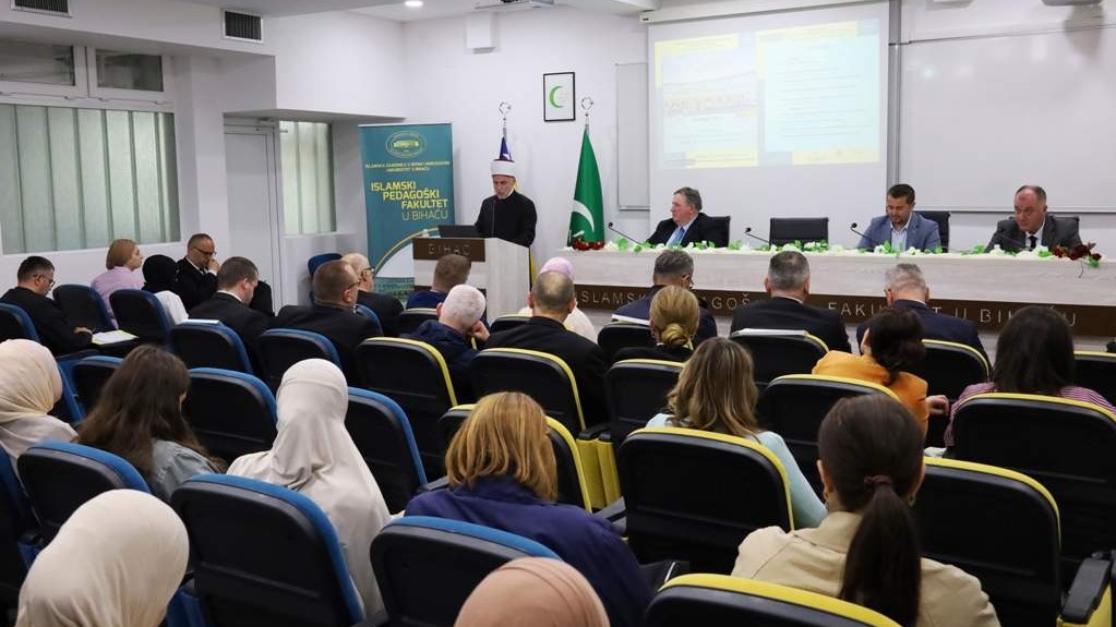 Bihać: Na Islamskom pedagoškom fakultetu održan okrugli sto o tri decenije rada ovog fakulteta