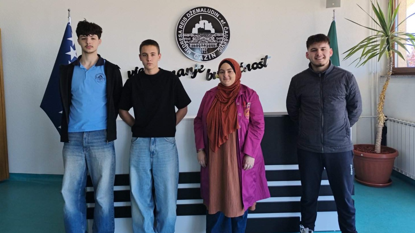 Učenik cazinske medrese osvojio prvo mjesto na kantonalnom takmičenju iz historije