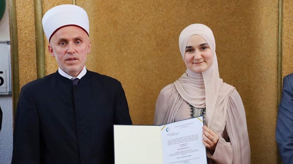 U Velikoj Kladuši proučena hafiska dova Ezani Kovačević - prvoj hafizi Kur'ana Časnog u ovom gradu