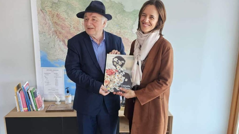 Spahić uručio zahvalnicu ambasadorici Španije za učešće na Sarajevskom sajmu knjiga