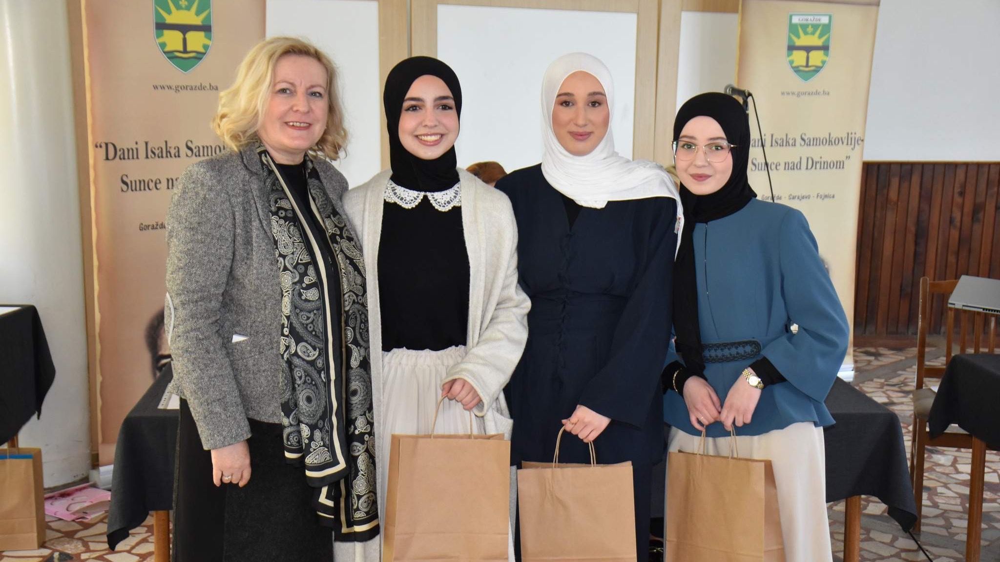 Gazi Husrev-begova medresa trijumfirala u Goraždu: Prvo mjesto u kvizu i dva nagrađena literarna rada