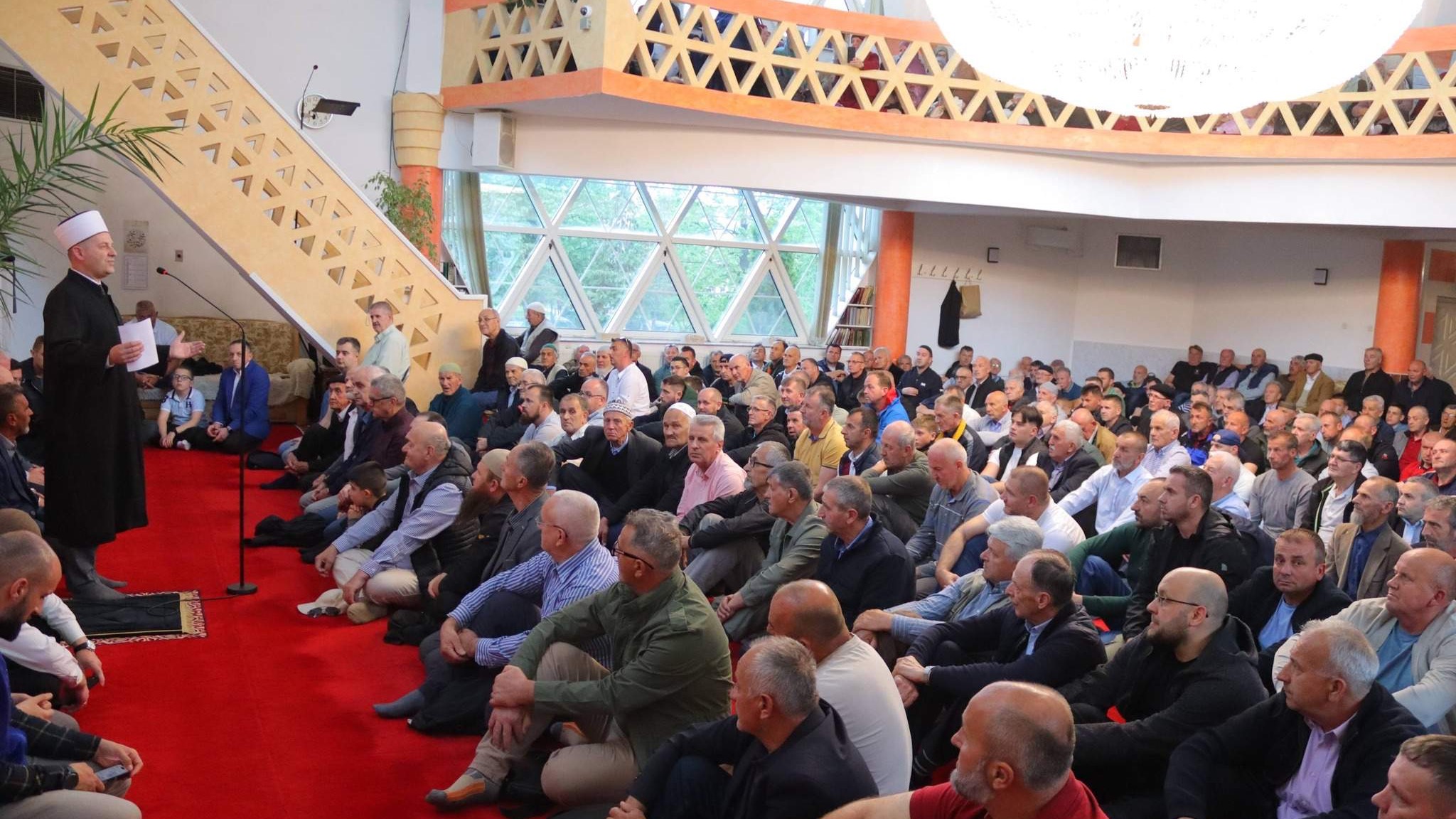 Edukacija i ikrar dova za hadžije Muftiluka zeničkog u Ensar džamiji