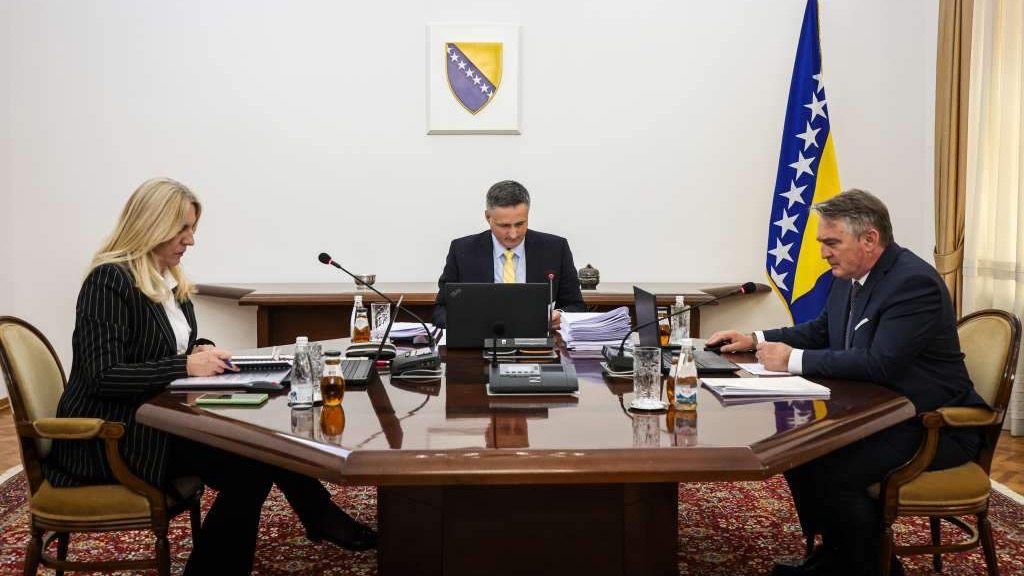 Bećirović predložio zaključke, Cvijanović uzdržana