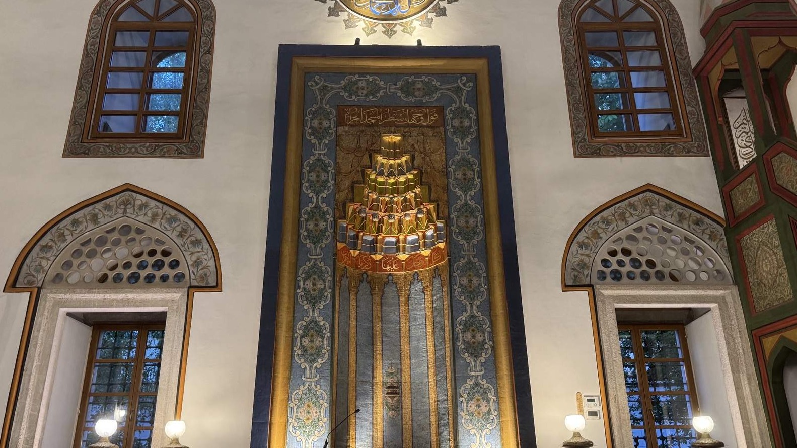 Kad džamija progovori: Mihrab, minber i saf