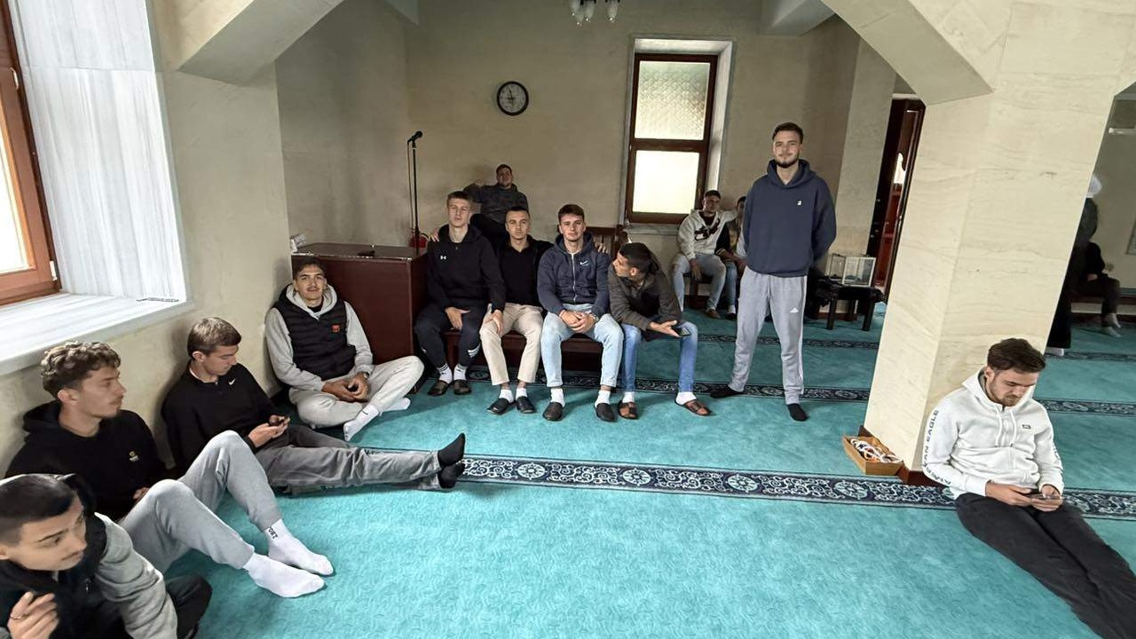 Maturanti  JU MSŠ “Musa Ćazim Ćatić” u posjeti sakralnim objektima u Olovu