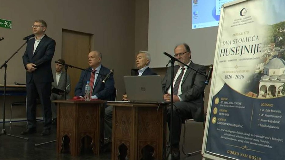 Okruglim stolom u Gradačcu započelo obilježavanje 200 godina Husein-kapetanove džamije