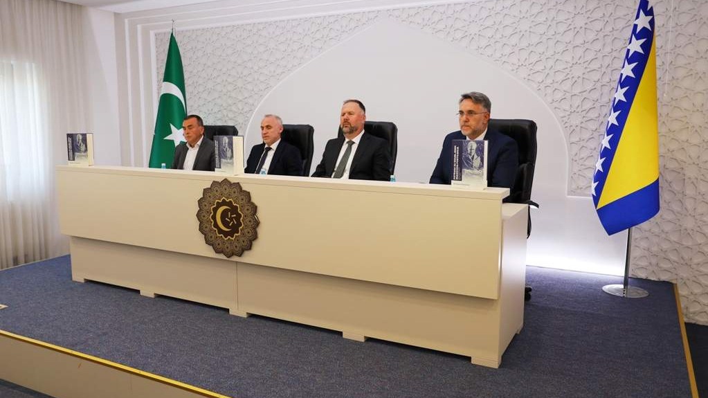 U Bihaću predstavljena knjiga „Potraga za izgubljenim znakovima postojanja – Hifzija Hasandedić“