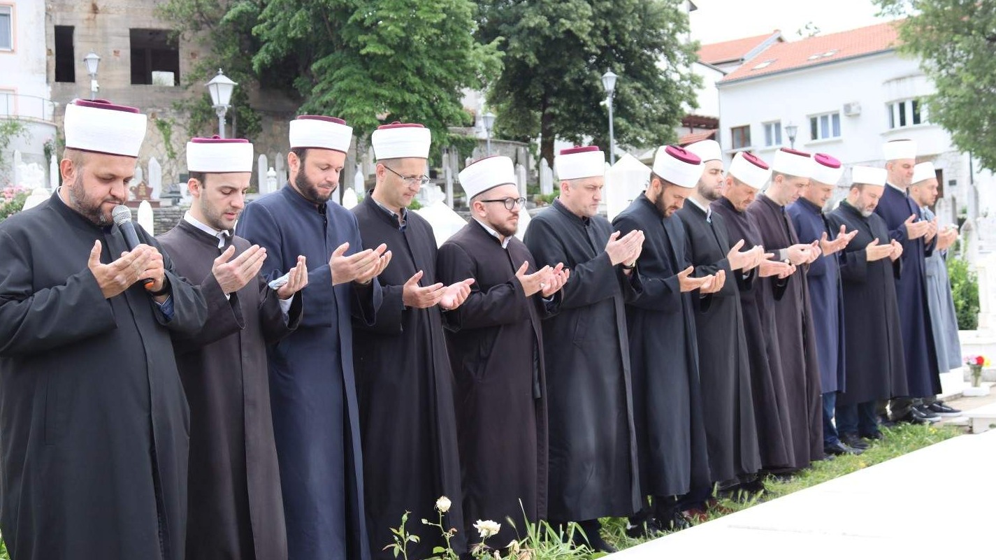 U povodu Dana pobjede nad fašizmom mostarski imami proučili dovu šehidima na mostarskim šehitlucima