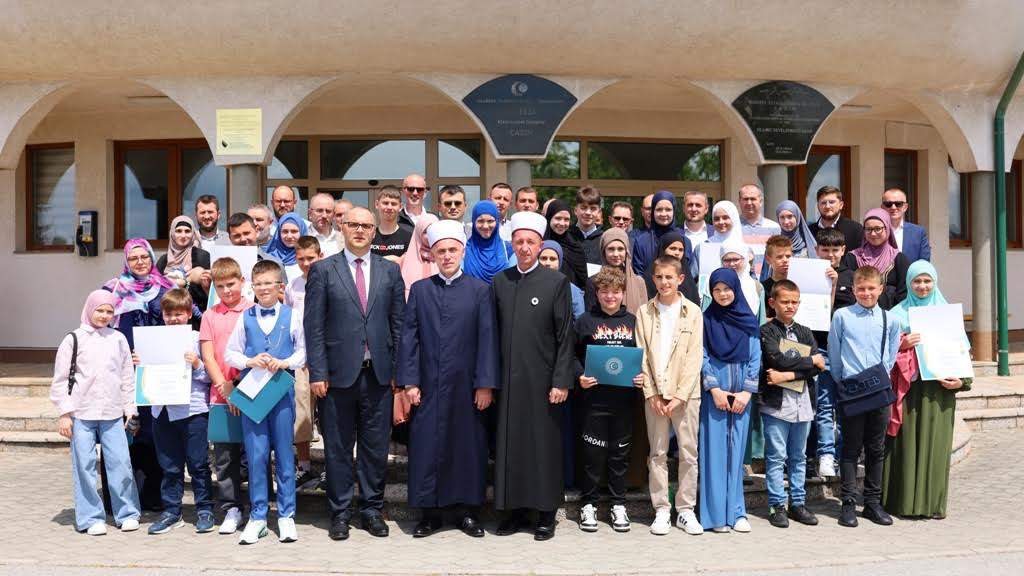 U Cazinskoj medresi održano XVIII mektebsko takmičenje na nivou Muftijstva bihaćkog