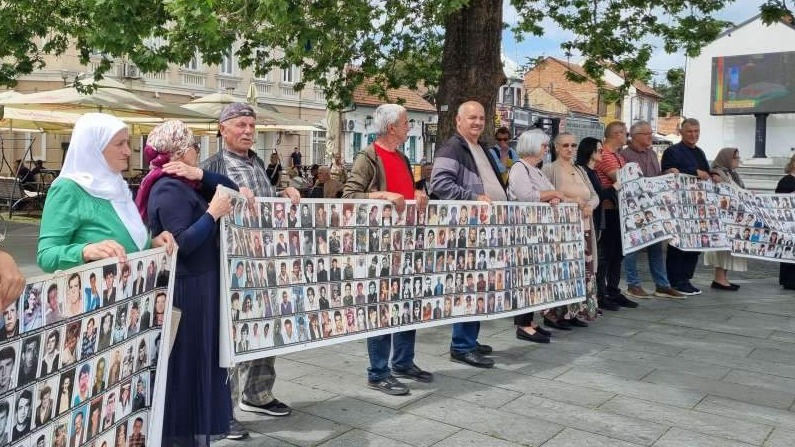 Majke Srebrenice: Puštanje ratnih zločinaca na slobodu dodatno vrijeđa žrtve i njihove porodice