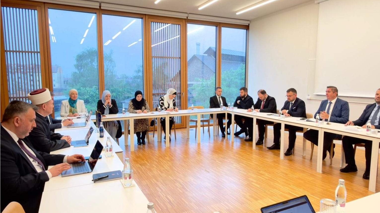 Muftija Porić s imamima i muallimama u Sloveniji: Razmatrane ramazanske aktivnosti i pripreme za Kurban-bajram