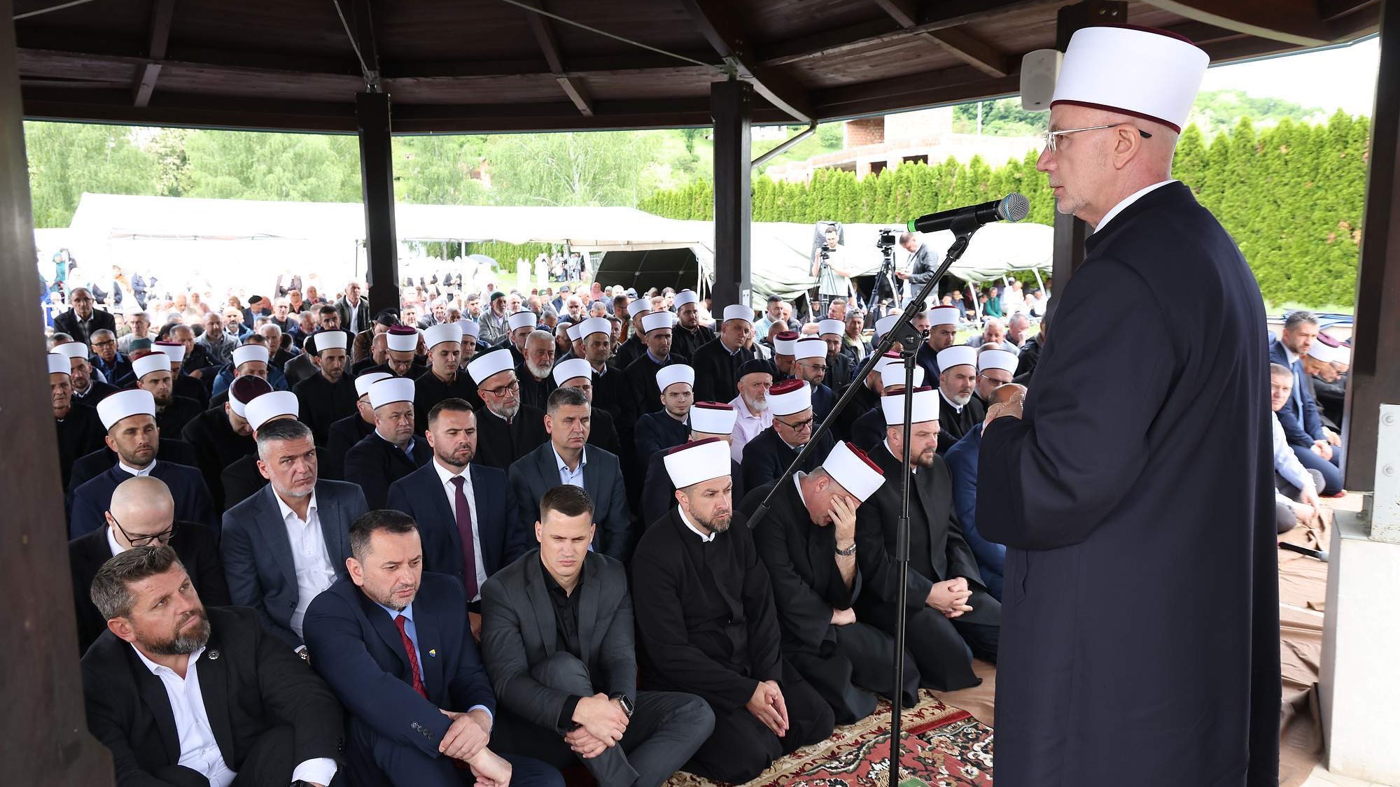 Muftija Fazlović u Bratuncu: Počinioci strašnih zločina nad nevinima ne mogu izbjeći odgovornost