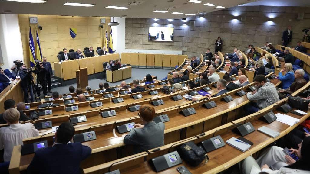 Za danas najavljene dvije sjednice Doma naroda PFBiH, redovna i vanredna