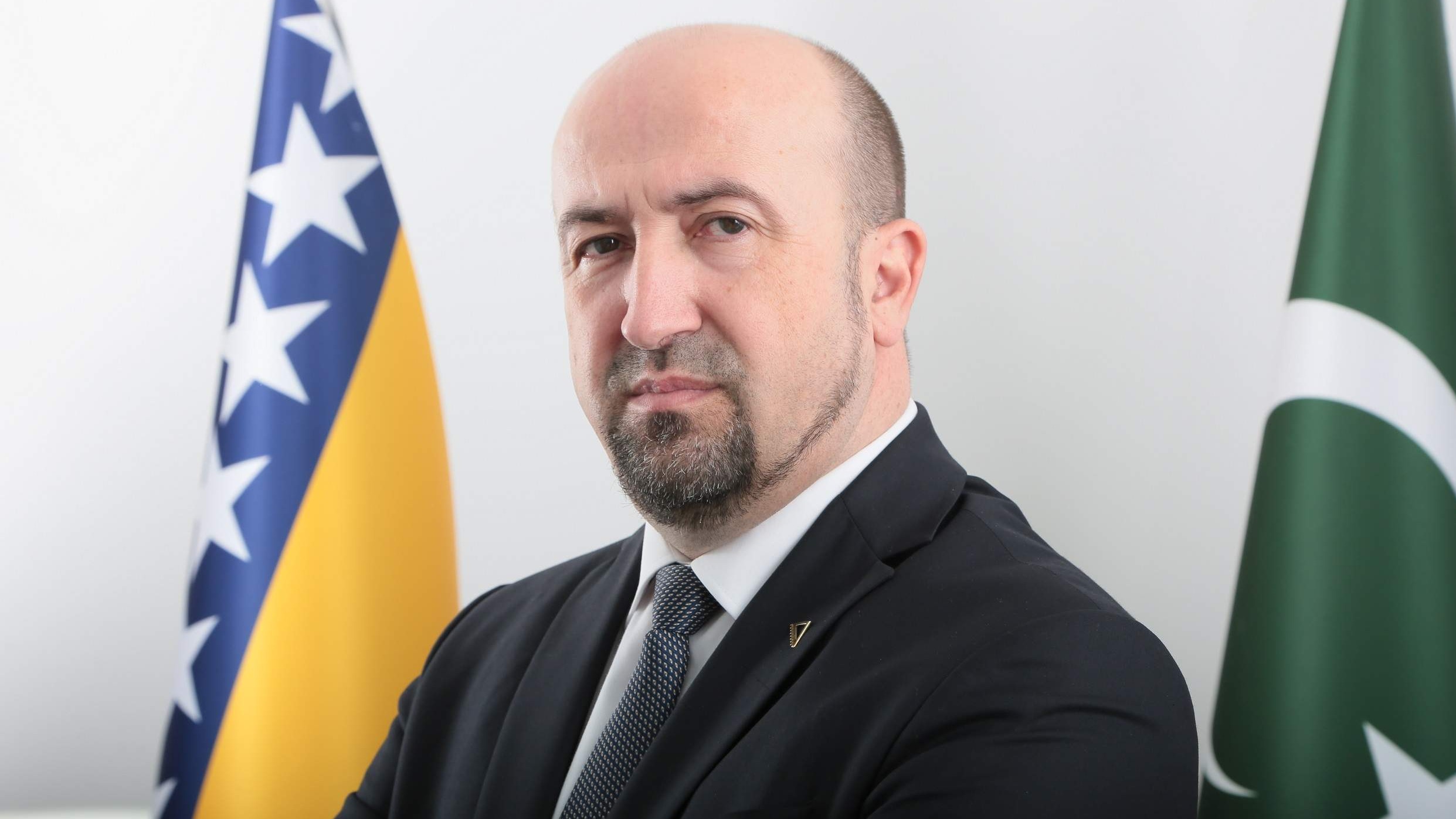 Jusić: Islamska zajednica oštro osuđuje islamofobični govor državnog ministra Srđana Amidžića