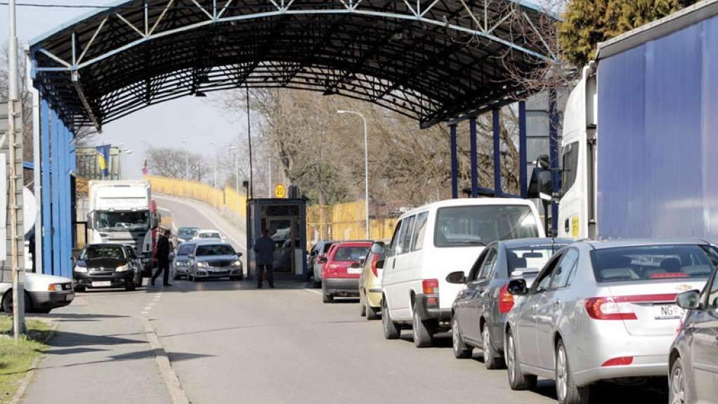 Novi granični prelaz u Gradišci privremeno otvoren zbog oštećenja postojećeg mosta