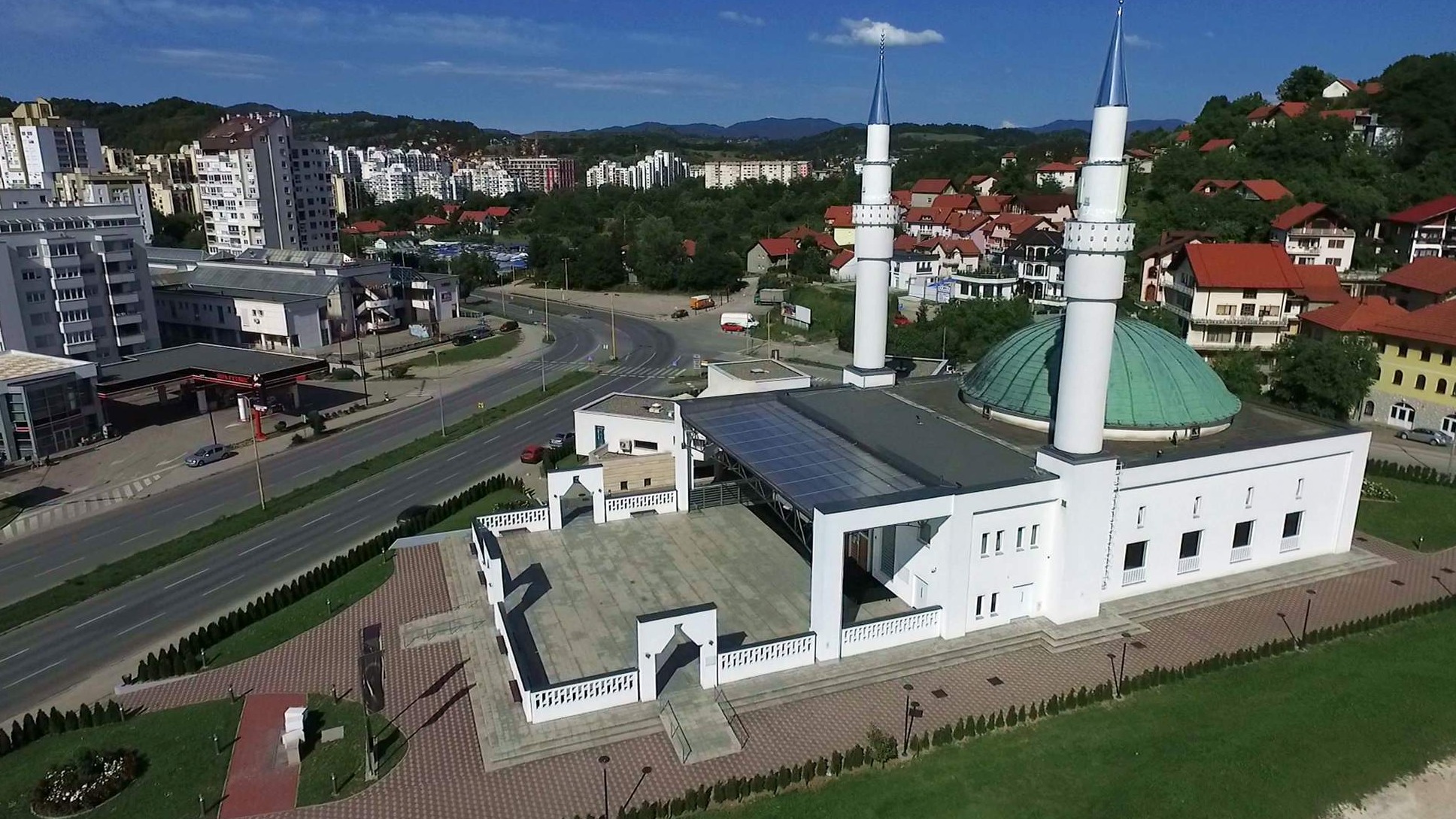 Muftijstvo tuzlansko: Centralna bajramska svečanost u džamiji "Kralj Abdullah"
