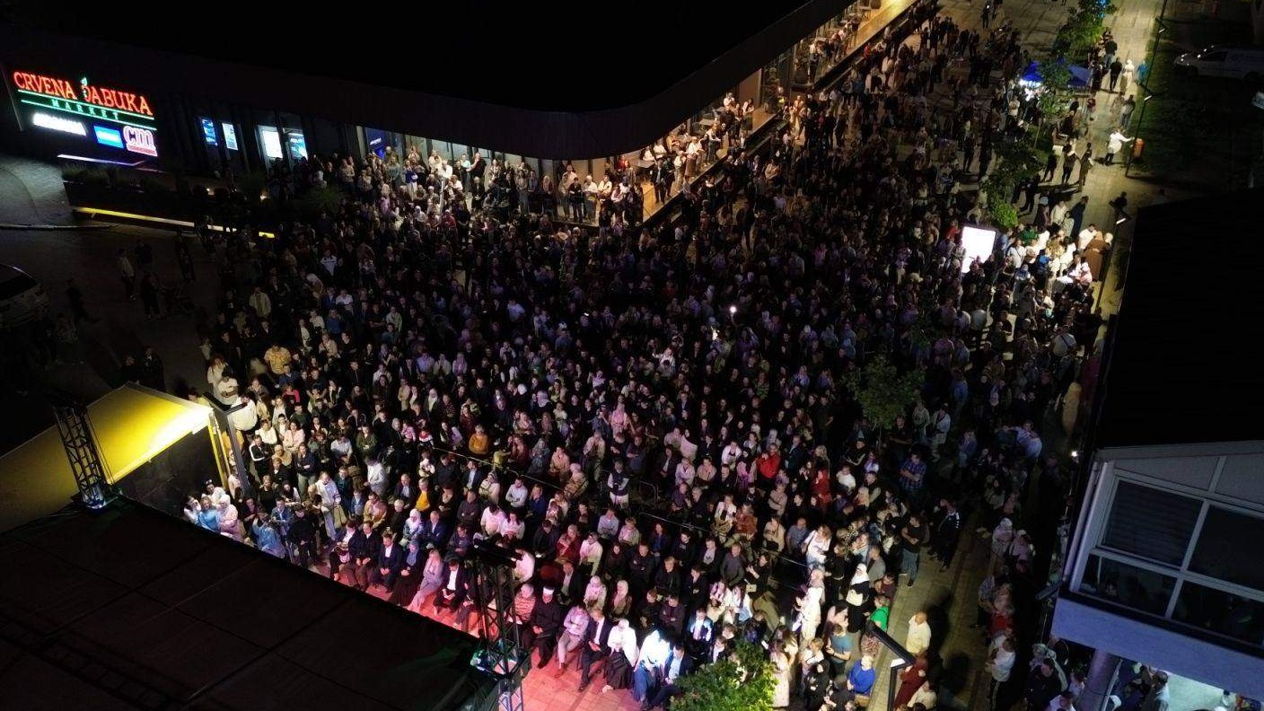 Bajramski koncert Eldina Huseinbegovića okupio veliki broj građana u Vitezu