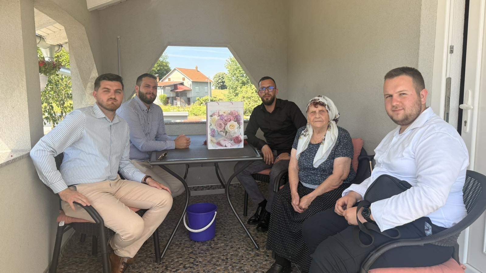 Mladi iz Muftijstva bihaćkog obilježili Dan bijelih traka u Prijedoru