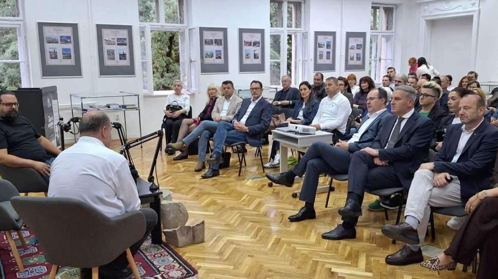 Hurtić: Knjiga "Safari u Sarajevu" je podsjetnik na važnost ljudskosti u vremenu iskušenja