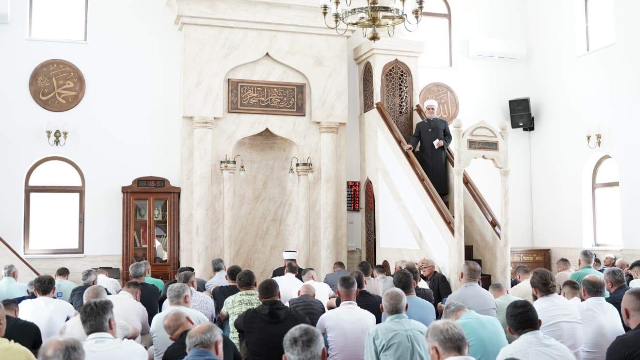 Muftija Dudić održao hutbu u Centralnoj džamiji u Tutinu