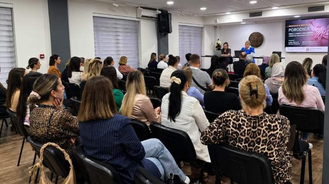 Mostar: Održano predavanje "Porodica – temelj ljubavi, povjerenja i zdravog razvoja djeteta"
