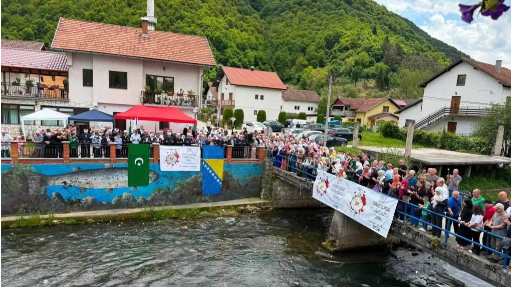 Obilježena 34. godišnjica 'Spomen njima po(r)uka nama' u Jajcu