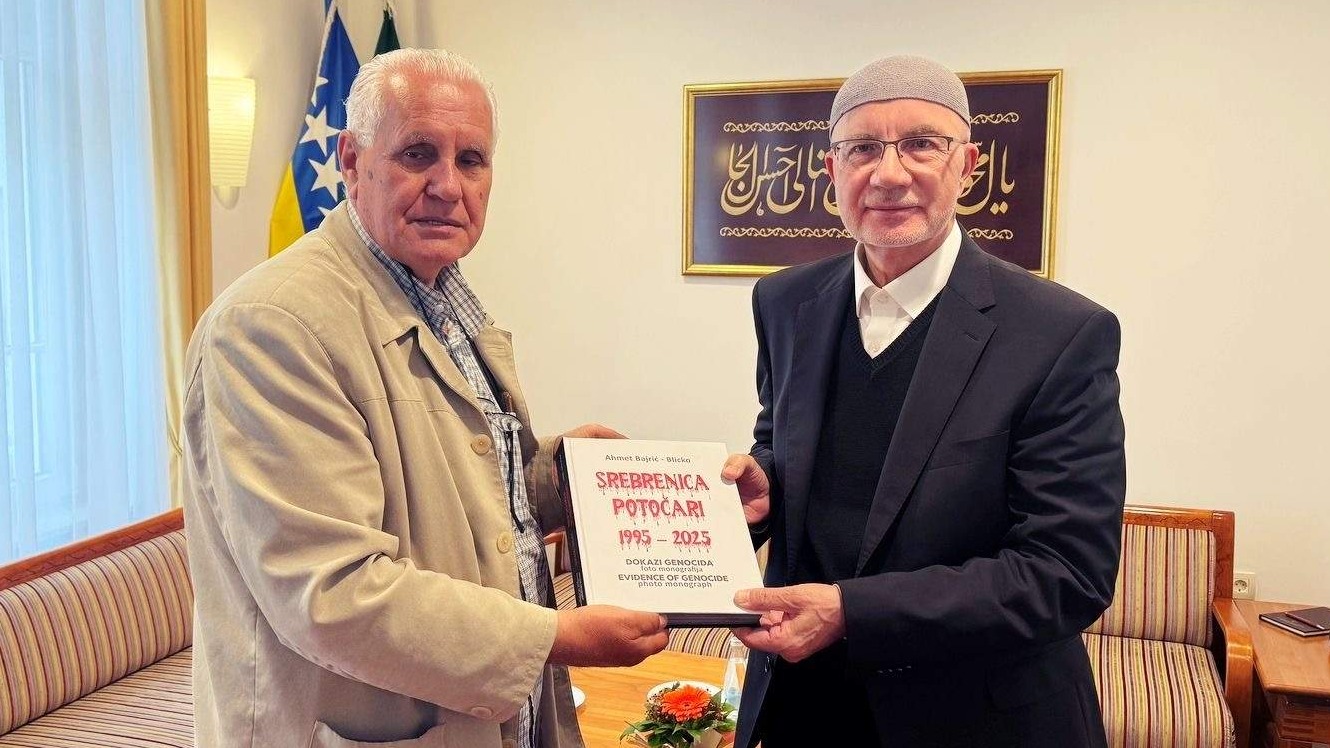 Muftiju Fazlovića posjetio Ahmet Bajrić Blicko: Objavljena vrijedna Fotomonografija "Srebrenica-Potočari 1995-2025"