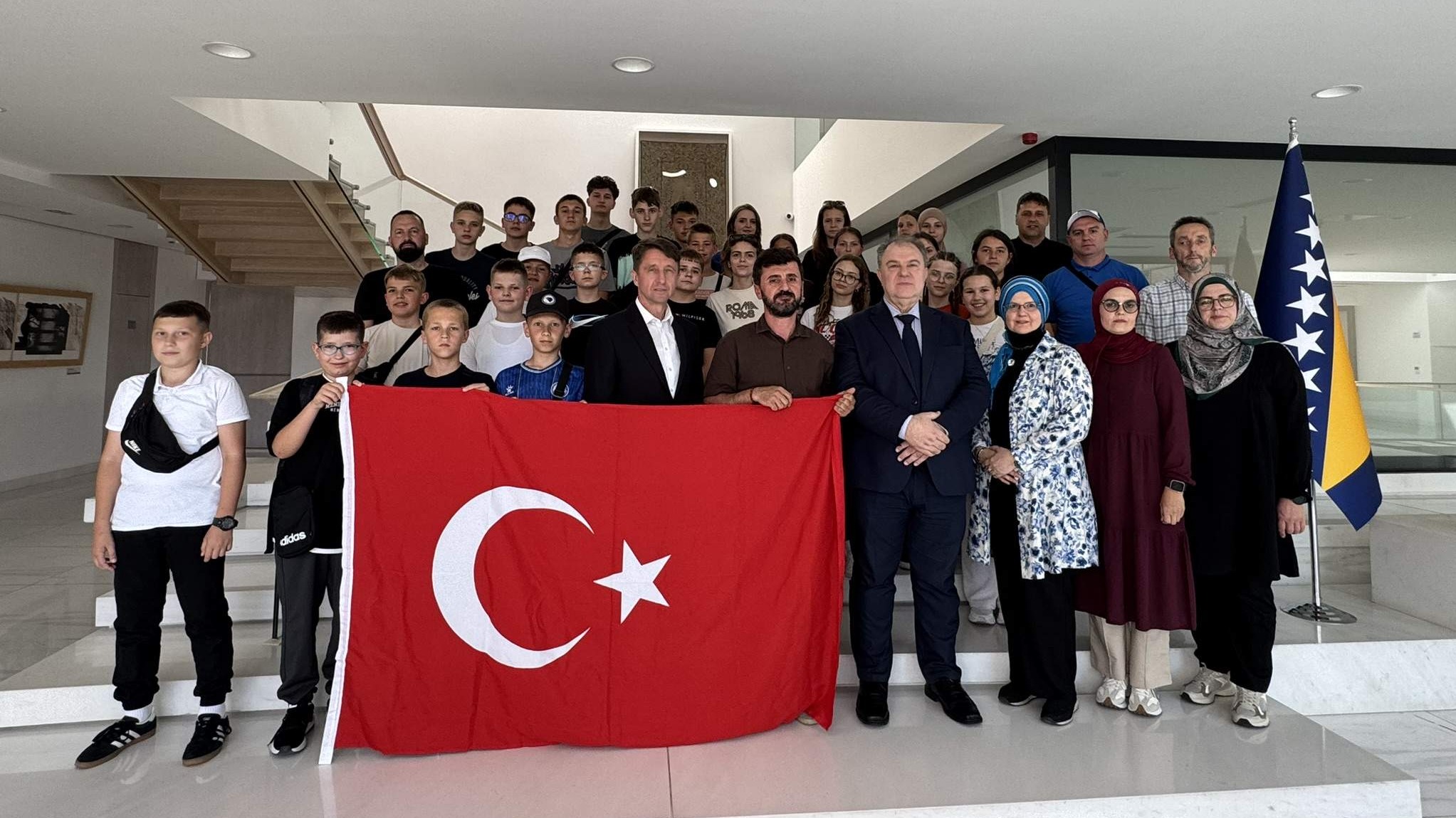Uprava za vjerske poslove nagradila najuspješnije mekteblije i muallime putovanjem u Istanbul