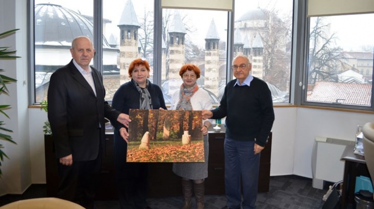 Zbirka umjetničkih fotografija poklonjena Gazi Husrev-begovoj biblioteci